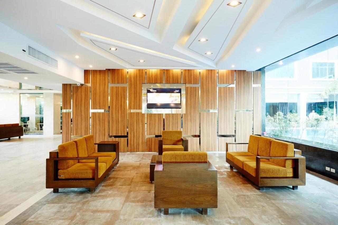 Ease Jomtien Hotel Exterior photo