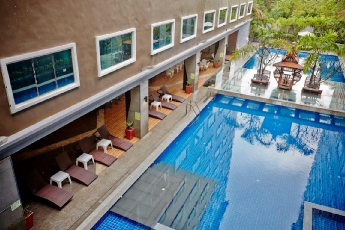 Ease Jomtien Hotel Exterior photo