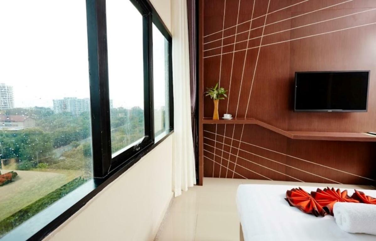Ease Jomtien Hotel Exterior photo