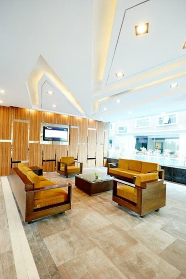 Ease Jomtien Hotel Exterior photo