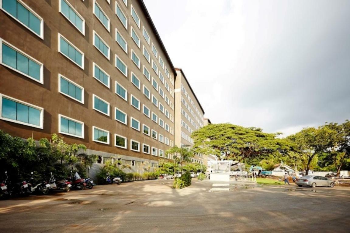 Ease Jomtien Hotel Exterior photo